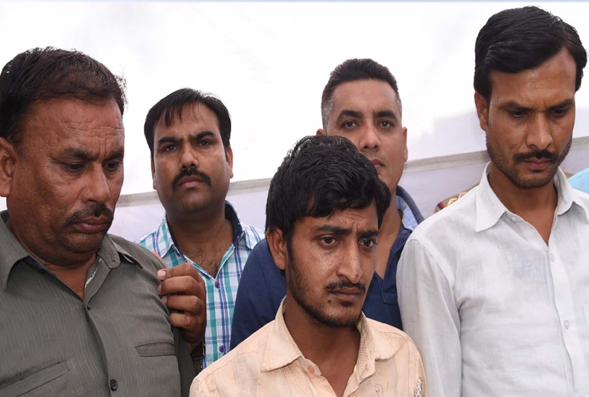 Police arrest accused who bought ganja from Naxalites