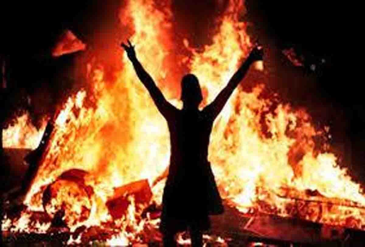 family was sleeping and they burnt the house