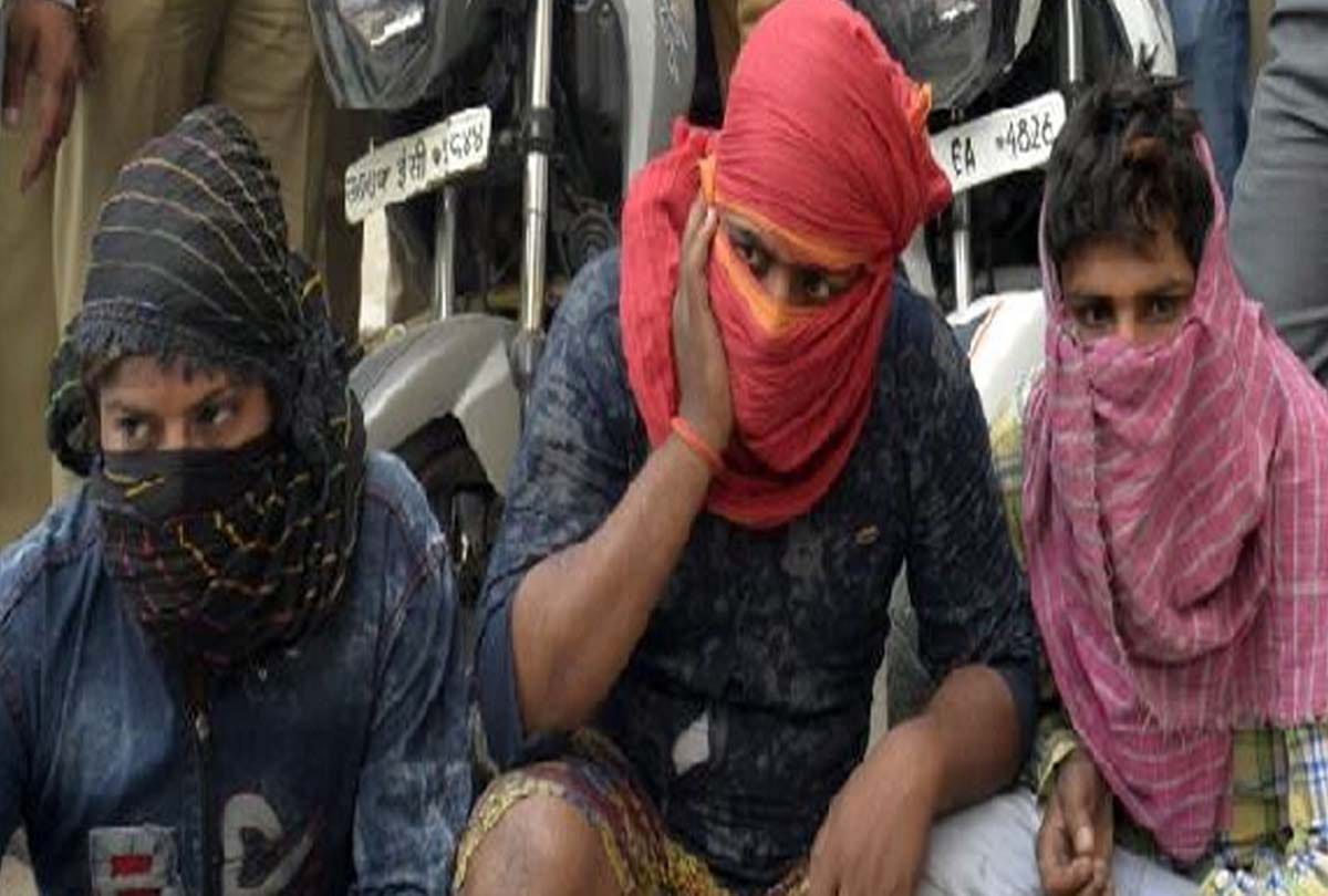 kanpur police caught a bikers gang
