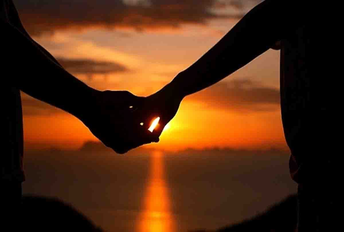 love couple hanged in up