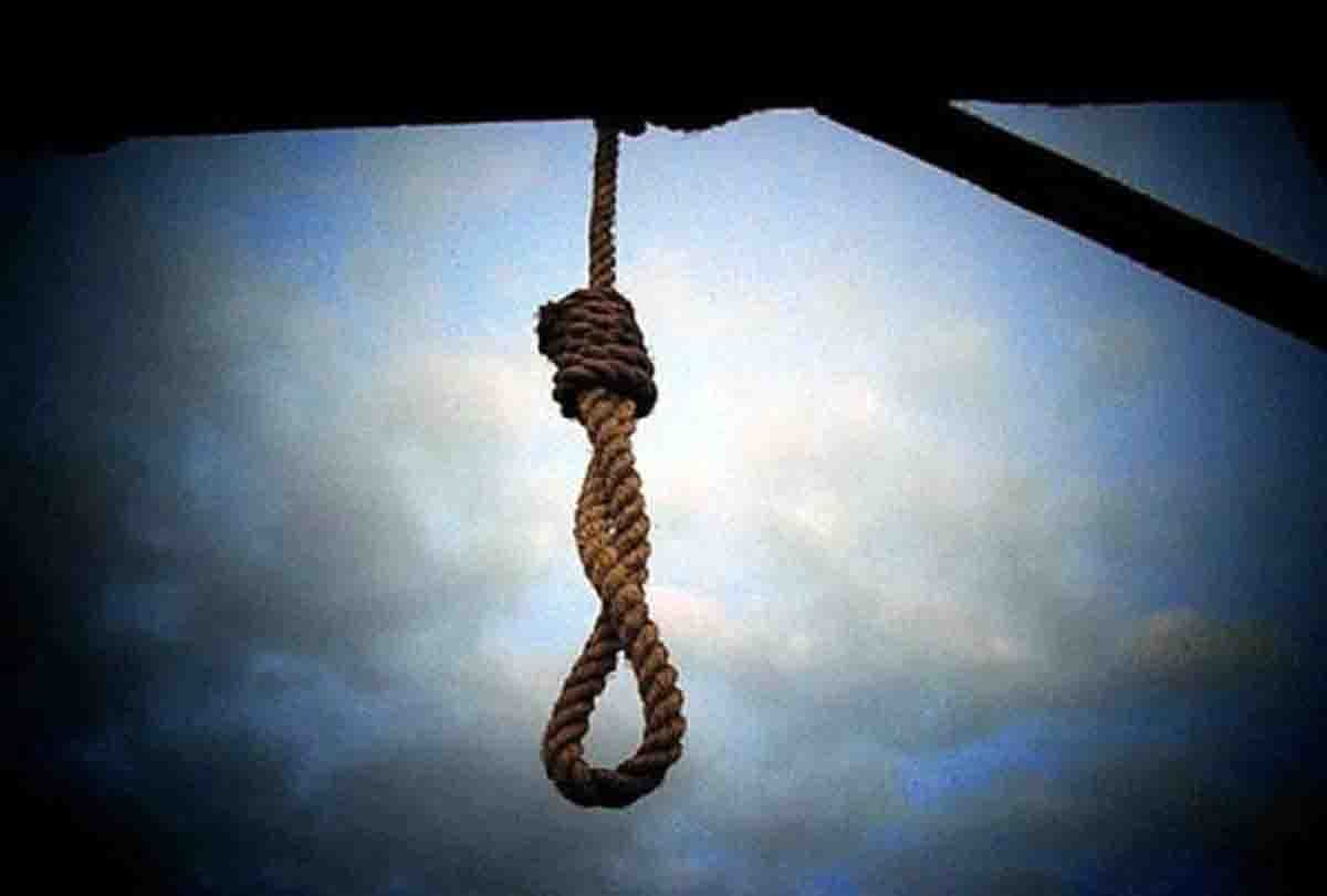 love couple hanged in up