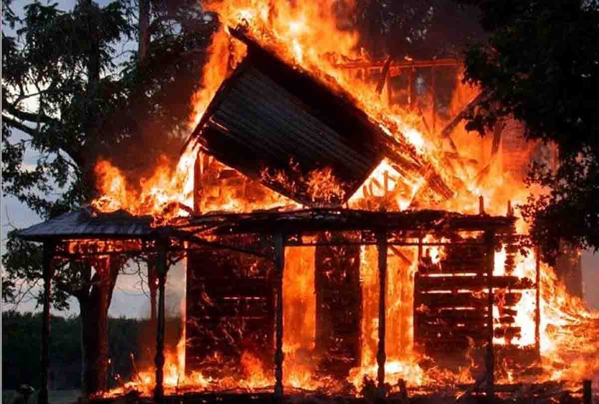family was sleeping and they burnt the house