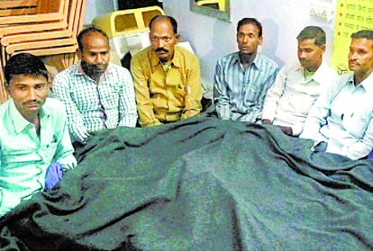 goons are staying in police stations at night because of encounters.