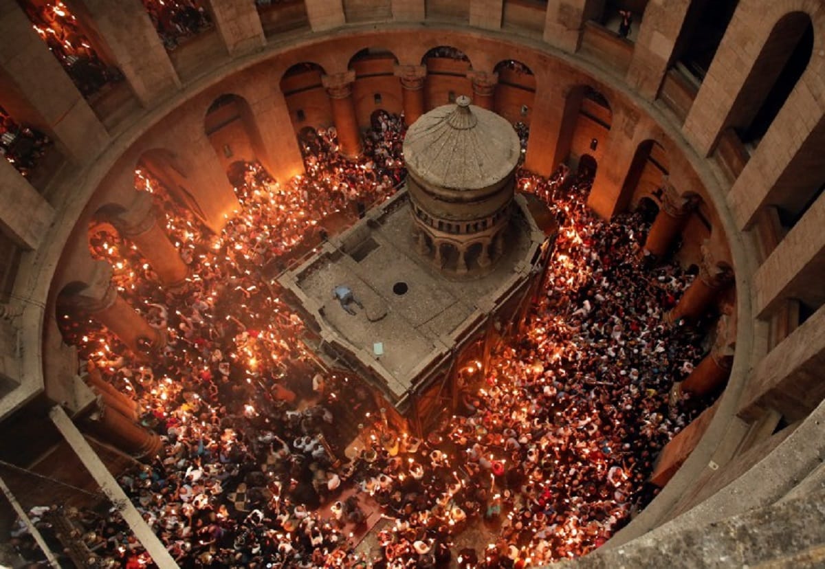 christians of whole world celebrates ishtar with panoply