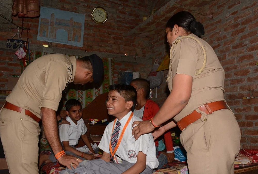 A man murdered his wife in sitapur.