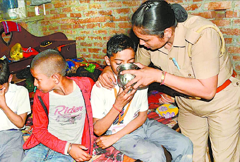 A man murdered his wife in sitapur.