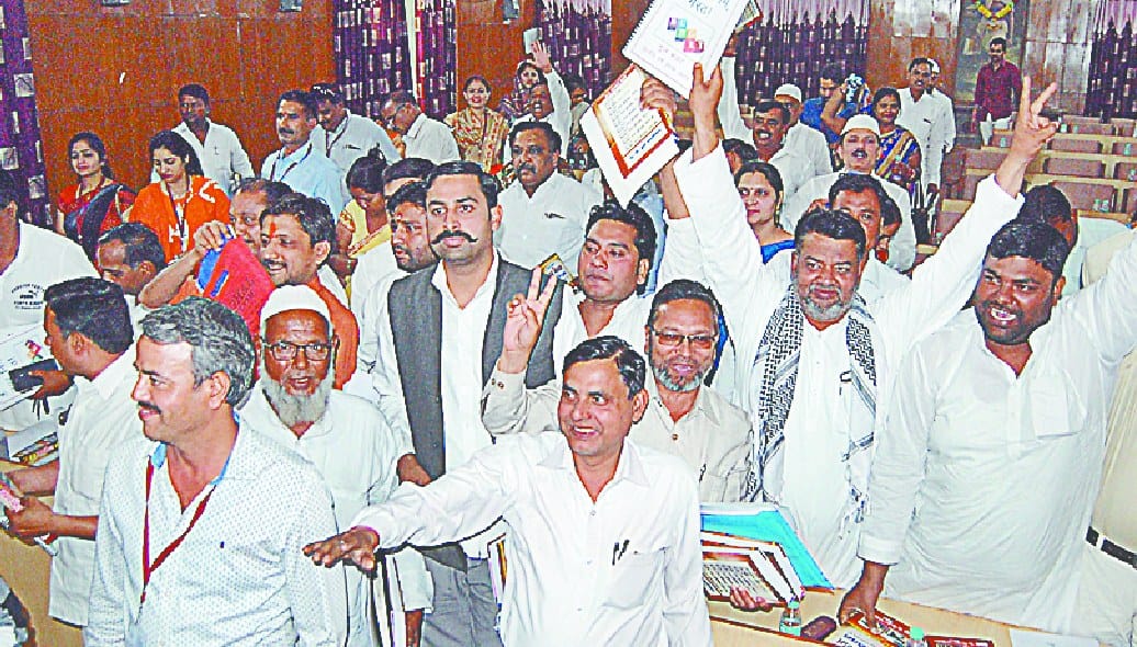 gandgi pa poora board nagar swasthy adikaari ke khilaaf