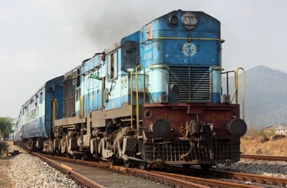 Miscreants removed the railway tracks in agra, more than seventy trains stopped