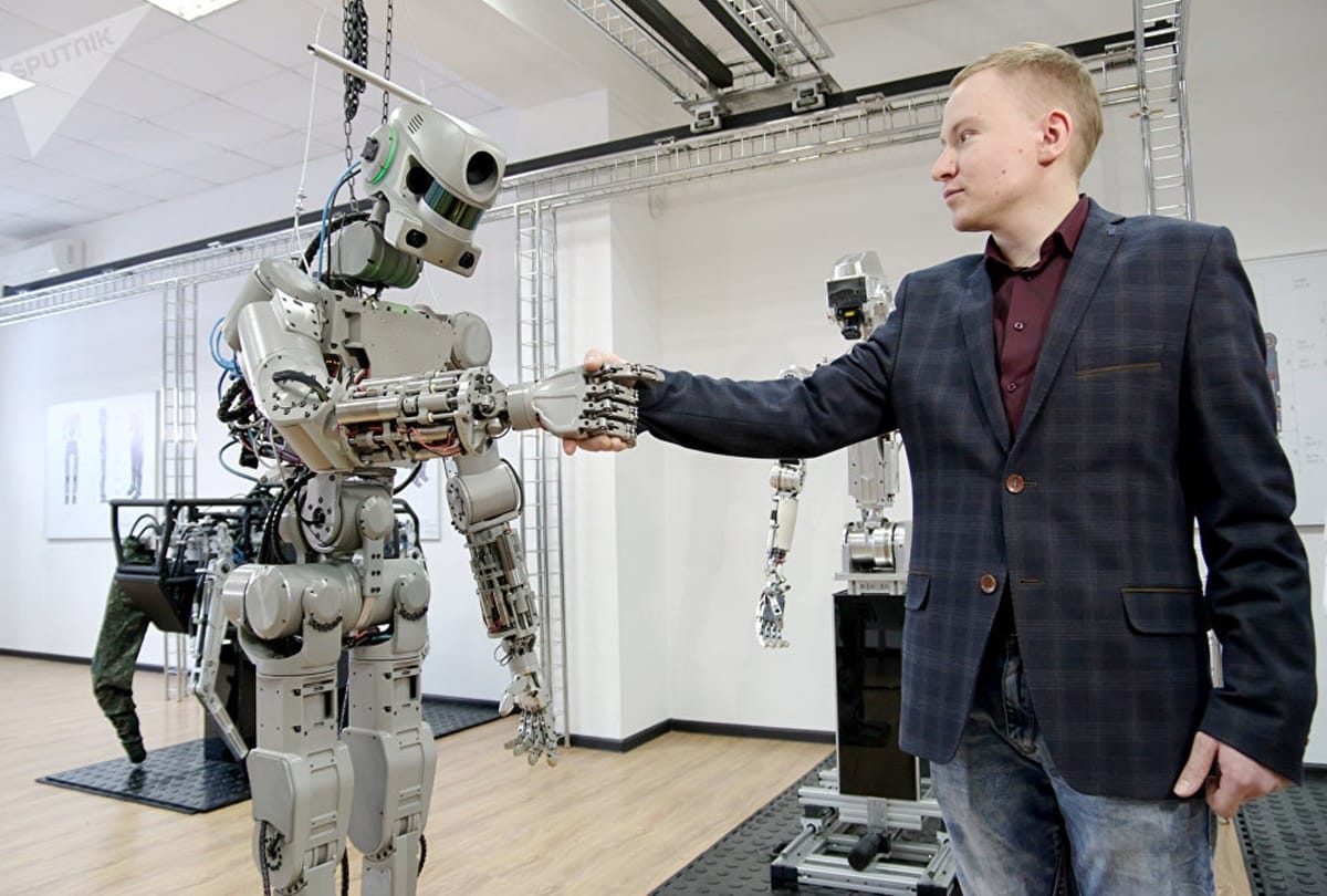 This Russian robot hiring humans to fill vacant jobs