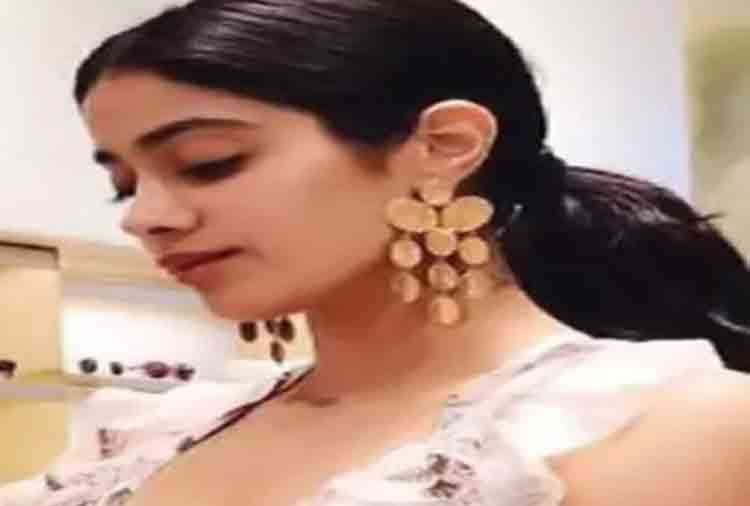 sabyasachi mukherjee model looks like sridevi daughter janhvi kapoor photos goes viral