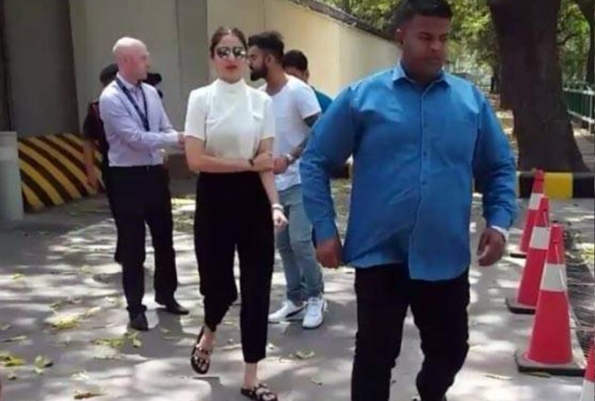 virat kohli and anushka sharma spotted in delhi