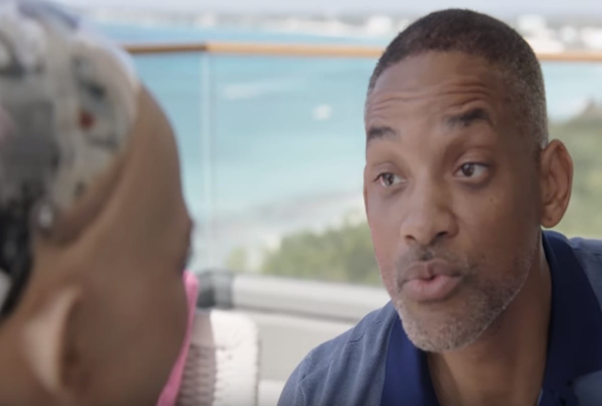 hollywood actor Will Smith try to kissed Robot Sofia