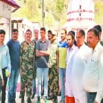 Cricketer Rahul Dravid with the family visit Amarnath temple 