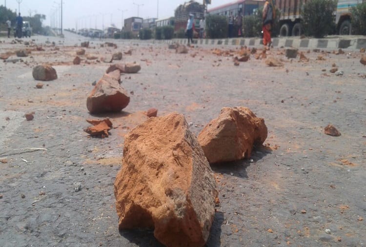 bharat bandh: situation in West UP is uncontrollable, 12 government buses set on fire, photos