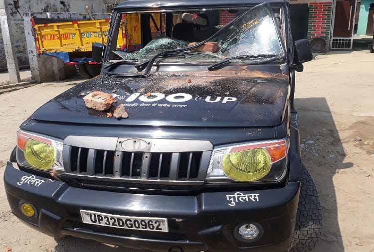 Police vehicles broke in Saharanpur, firing