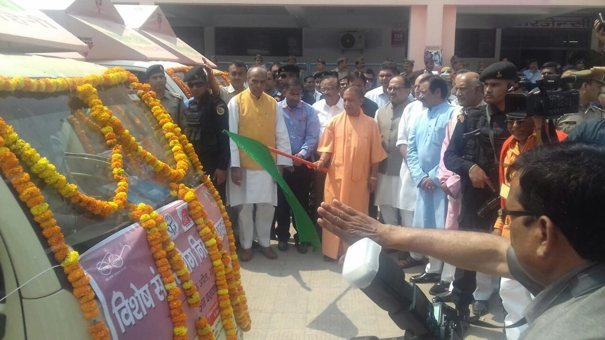 ‘दवा मिलती है या बाहर की लिखी जाती है...’