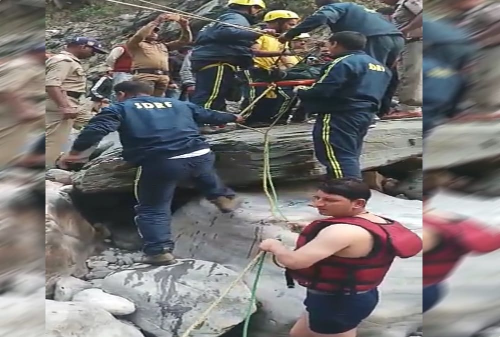 Accident in chamoli Dead body rescue horrible photos