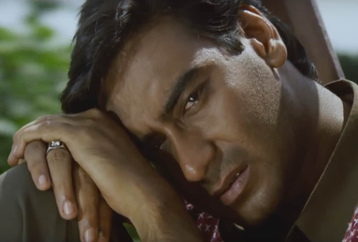 actor ajay devgan has to changed his surname because of this big reason 