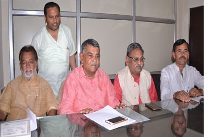 two mp of bjp Ram Shankar Katheria and Babulal comments against each other in agra