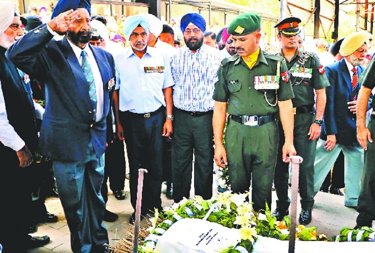 1971 indo-pak war hero Brigadier Narinder Singh Sandhu cremated
