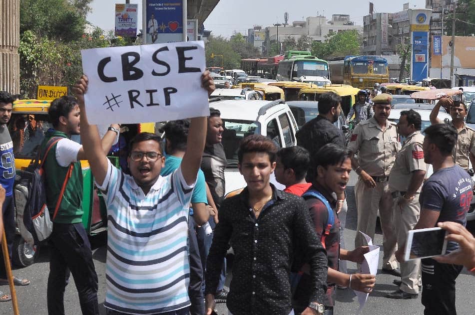 CBSE paper leaks: students protested against the re-examination at delhi