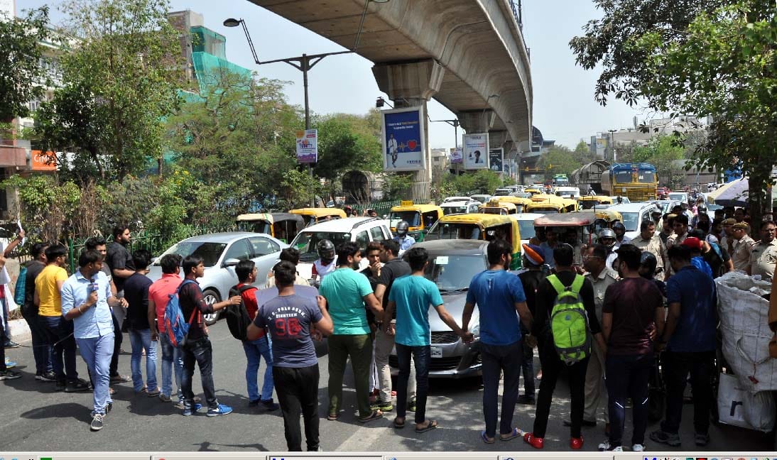 CBSE paper leaks: students protested against the re-examination at delhi