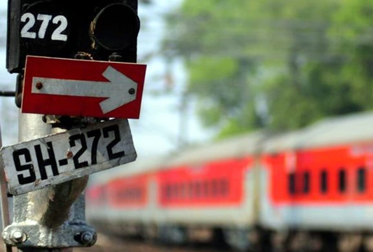 Rajdhani Express escaped  from accident
