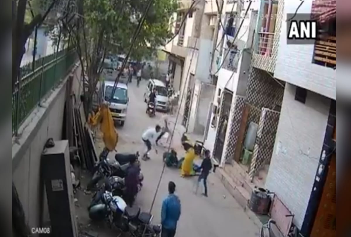 three people in delhi uttam nagar injured by diog bite, one boy suffered more