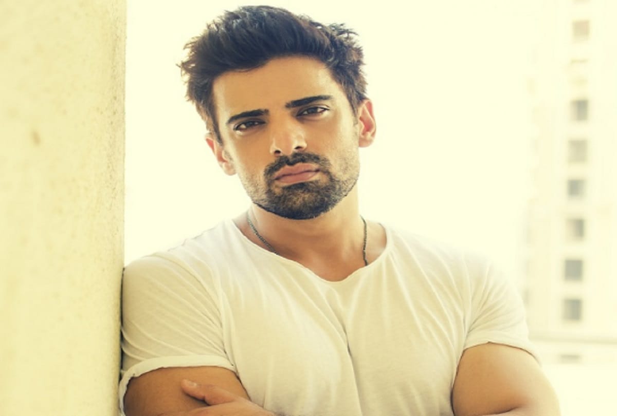 TV actor Mohit Malik breaks down doing intense emotional scene on the set of Kullfi Kumarr Bajewala