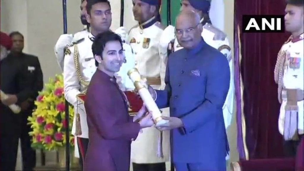 ms dhoni and pankaj advani receives padma bhushan award at rashtrapati bhawan at delhi