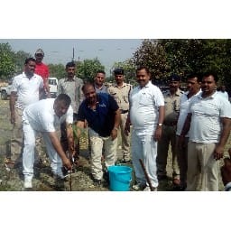 गुरुद्वारे के सामने खुल रहे देशी शराब के ठेके के विरोध में सौंपा पत्रक
