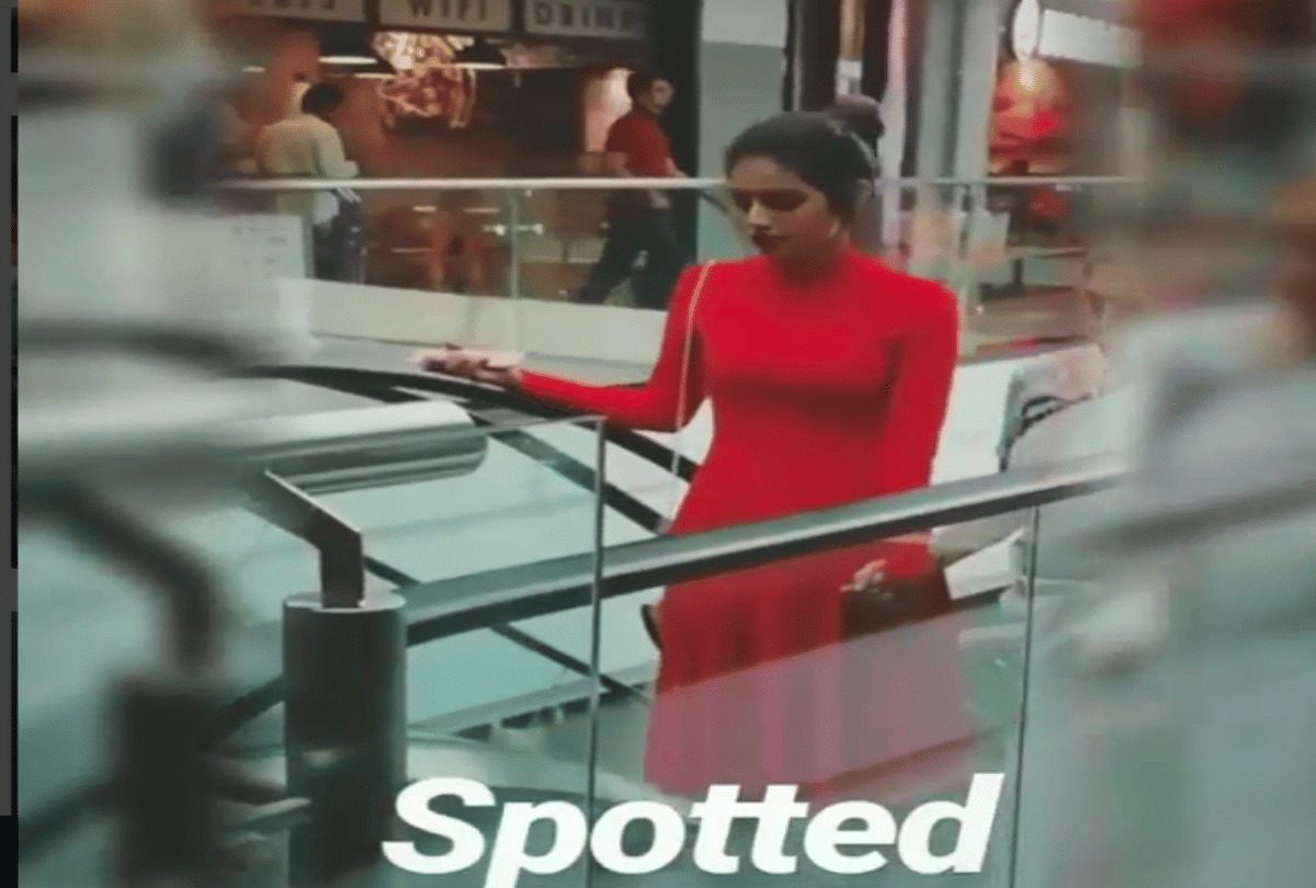 Viral Girl Priya Prakash varrier spotted at shopping mall