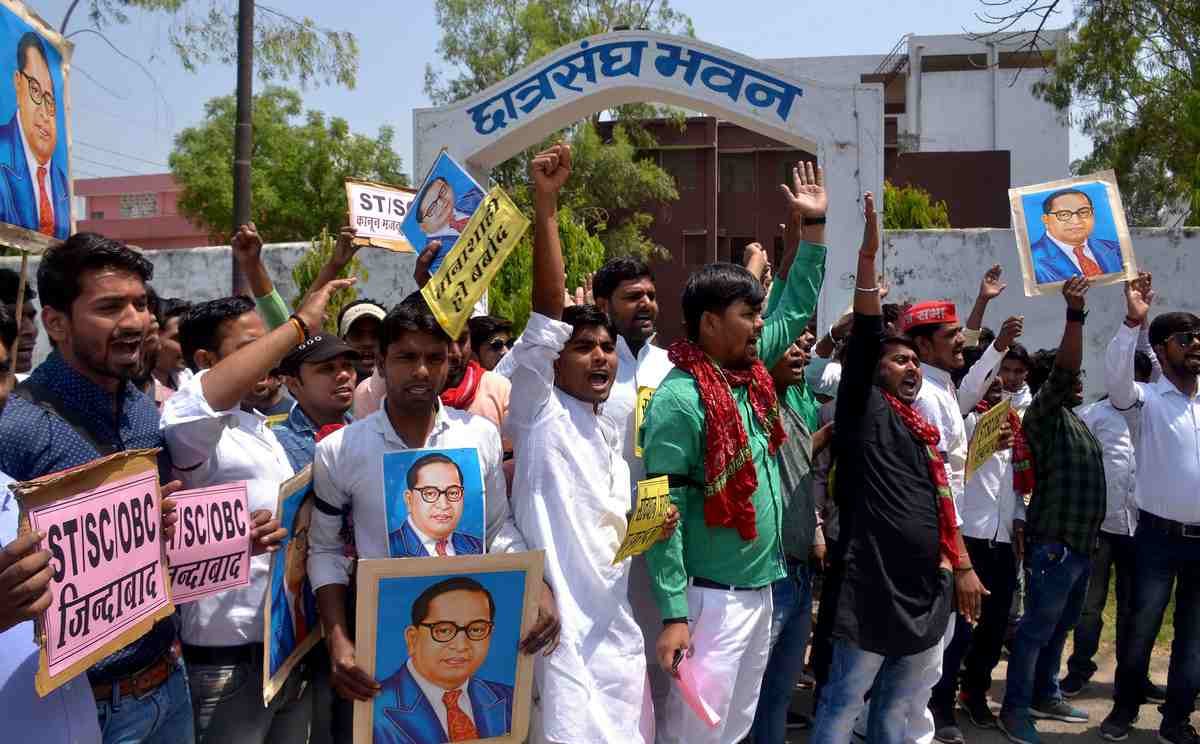 Protest In varanasi by dalit groups in the against of SC ST act review