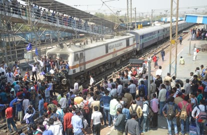 SC/ST Act protest: protestor stops trains and fracas passengers at mathura junction