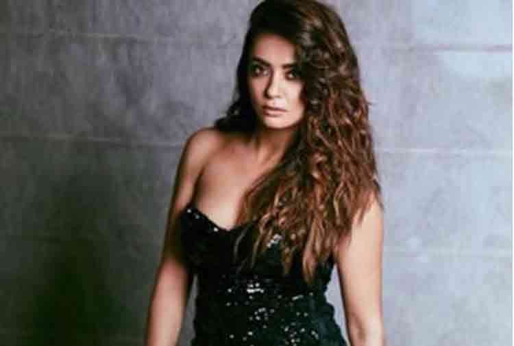 hate story 2 surveen chawla glamourous photoshoot in black dress sensation in   social media