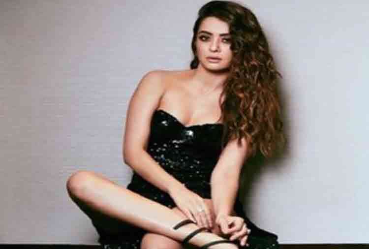 hate story 2 surveen chawla glamourous photoshoot in black dress sensation in   social media
