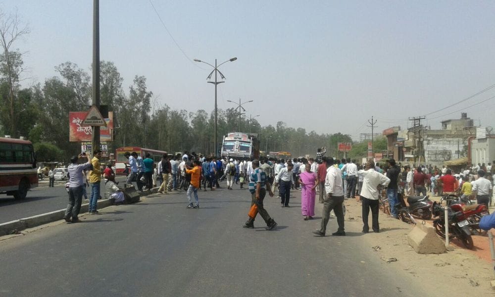 agra demonstration against changes in sc st act 
