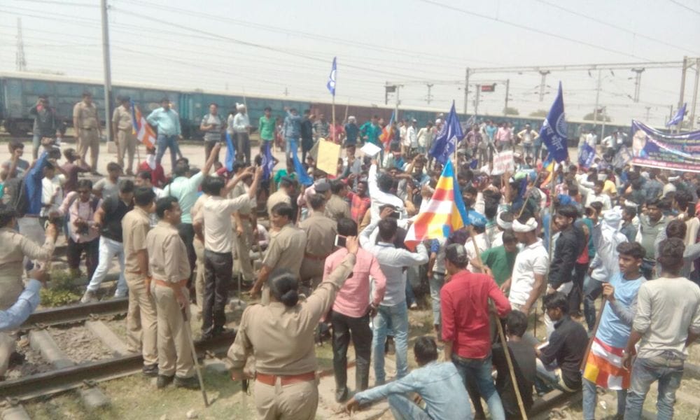 agra Police negligent to stop protesters