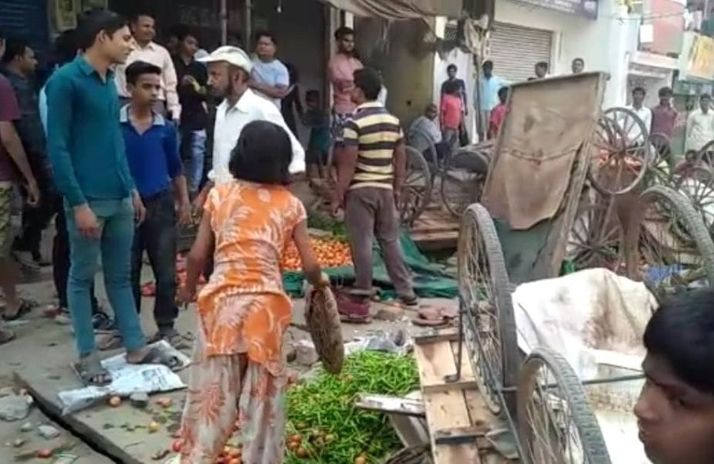 agra protesters set fire on school bus