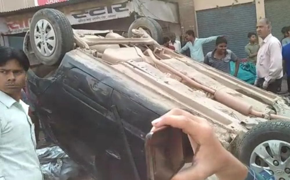 agra protesters set fire on school bus