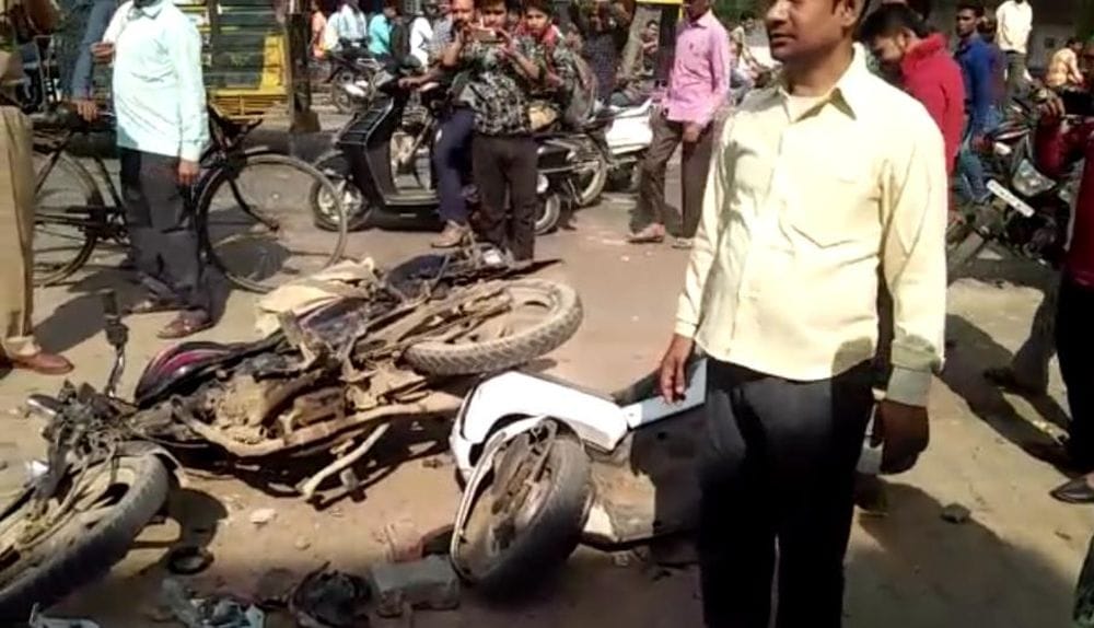 agra protesters set fire on school bus