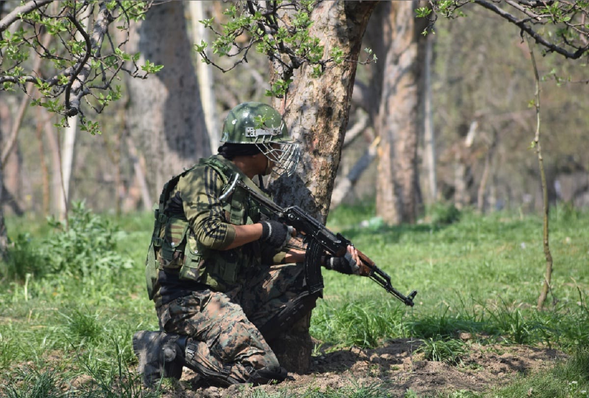 jammu and Kashmir Encounter started between militants & forces in Tral of Pulwama