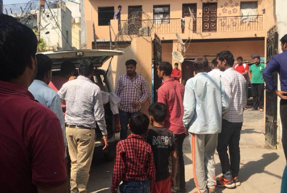 siblings fall in water tank to death in delhi, relatives suspect something wrong in death