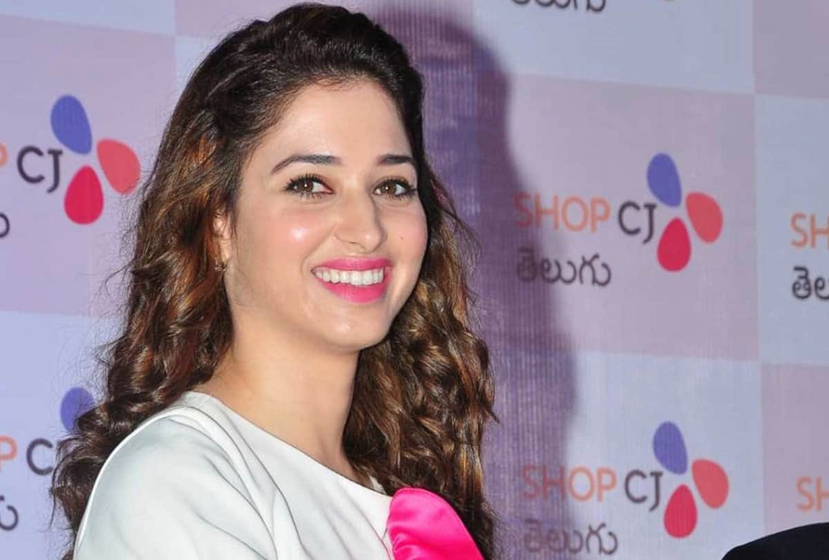 Tamannaah Bhatia said she is big fan of Hrithik Roshan she would kissed him onscreen