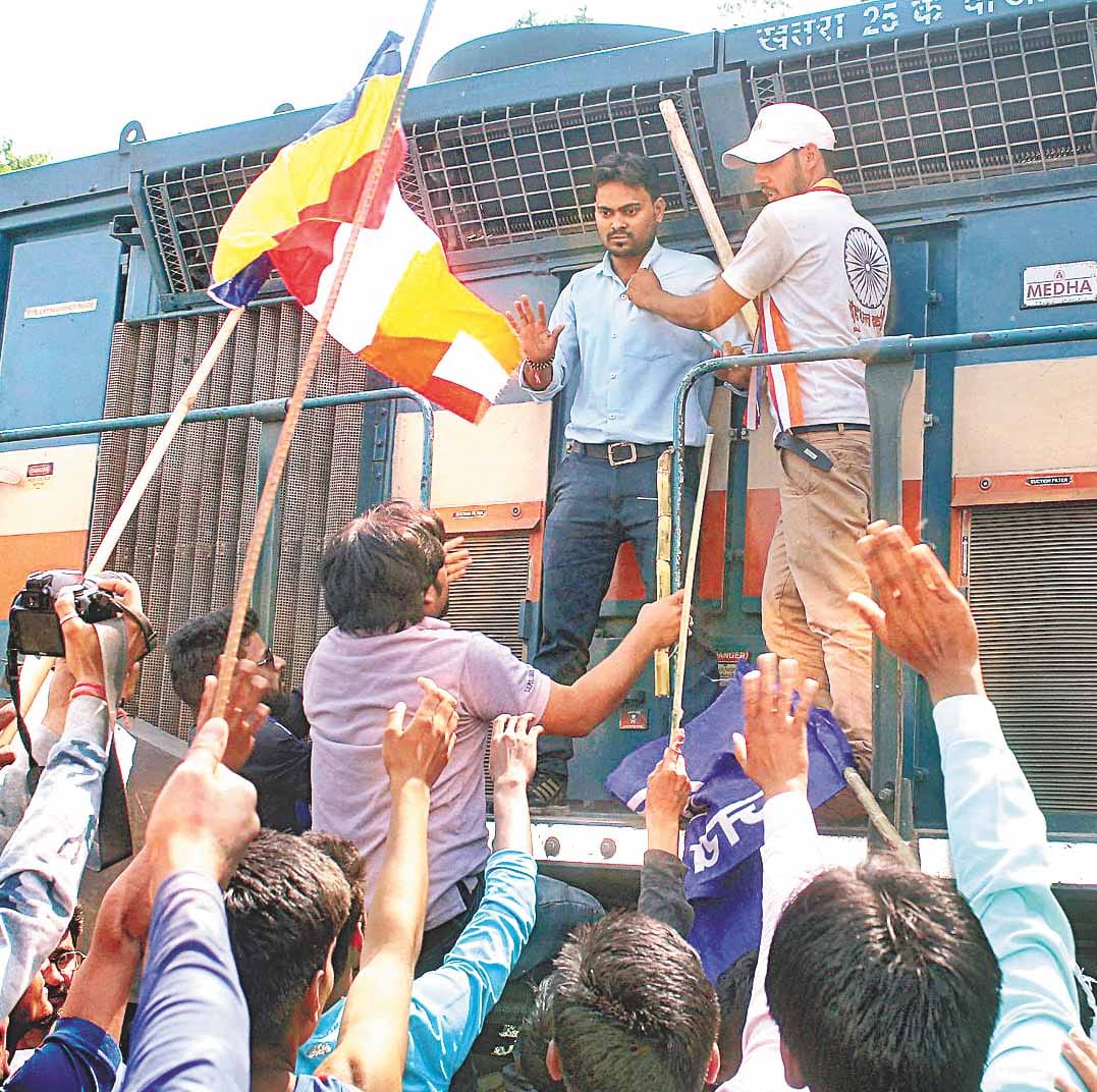 dalit forced to stop the train in moradabad