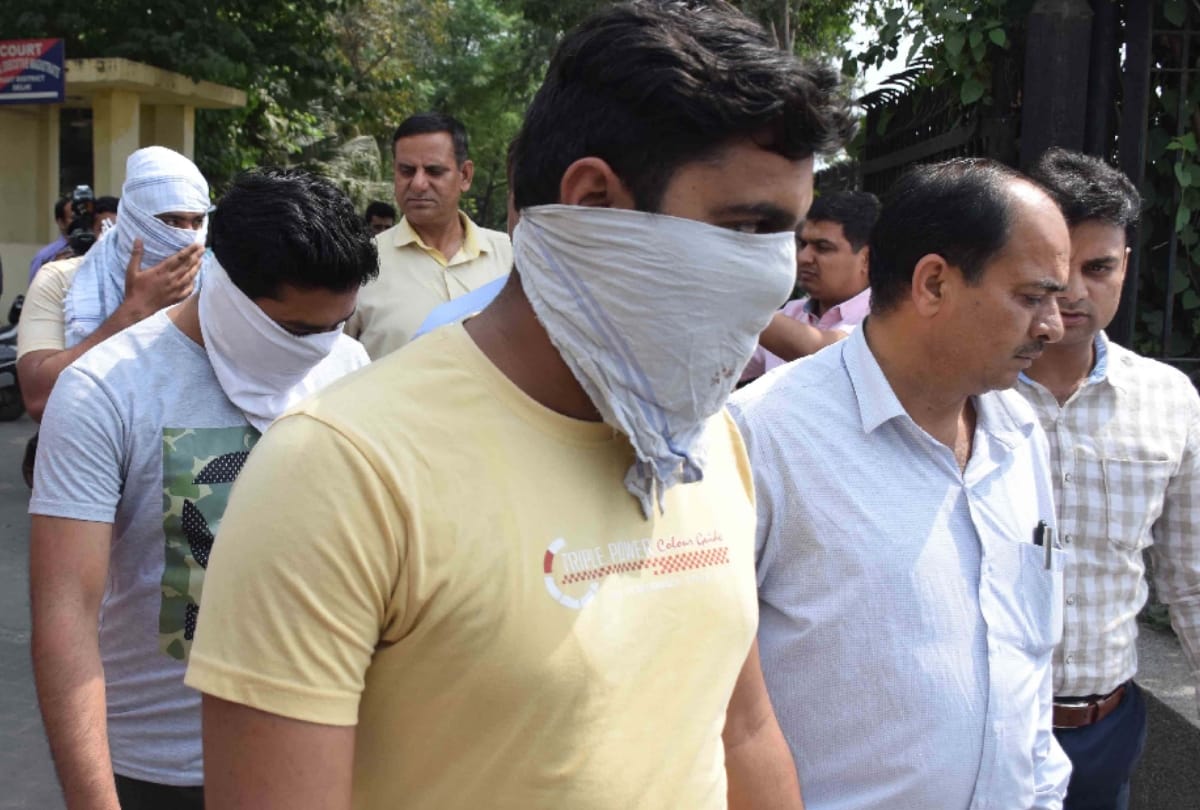 cbse paper leak: delhi crime branch arrested 4 others total 7 arrested and all updates