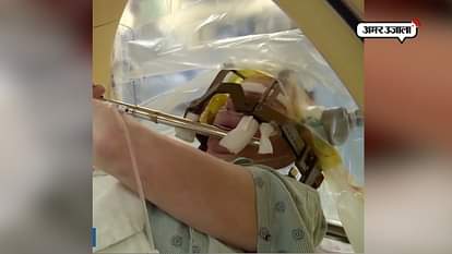 63 year old woman plays flute during her brain surgery in operation theater of America 