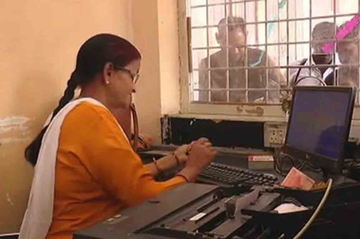 Govindpuri is the first railway station of uttar pradesh with only women employees
