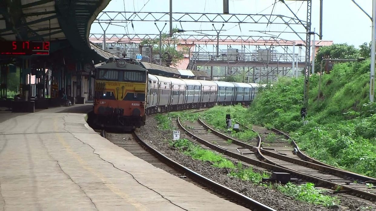 lots of train route change because working on power block in delhi