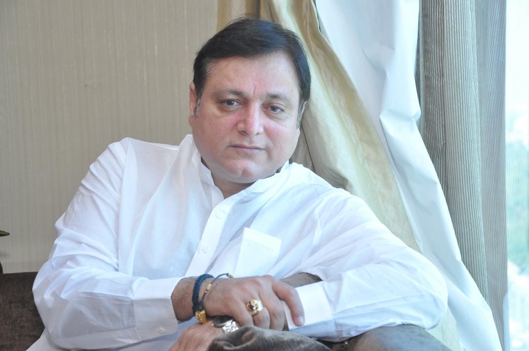 Manoj Joshi get honor by padma awards at rashtrapati bhawan